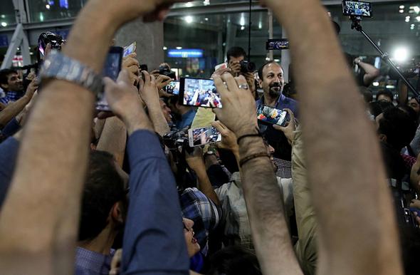 تصاویر : استقبال پرشور از عوامل «فروشنده»