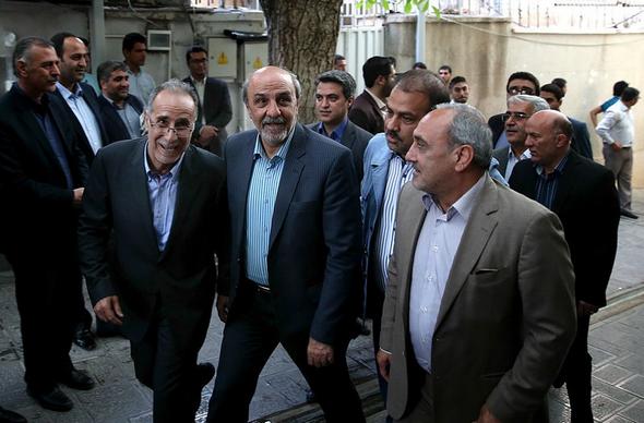 تصاویر : دیدار جمعی از ورزشکاران با یادگار امام