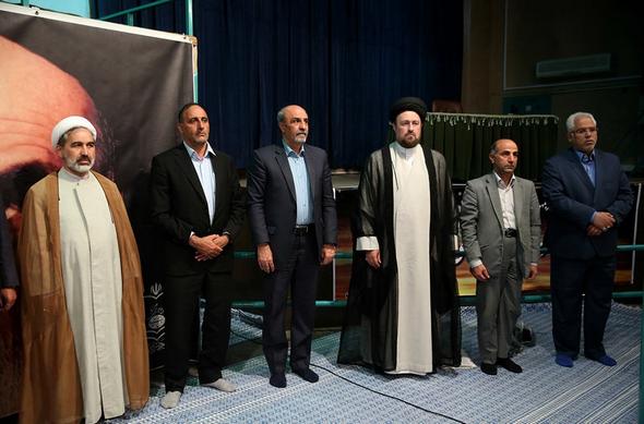 تصاویر : دیدار جمعی از ورزشکاران با یادگار امام