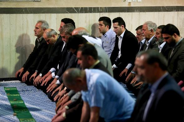 تصاویر : دیدار جمعی از ورزشکاران با یادگار امام
