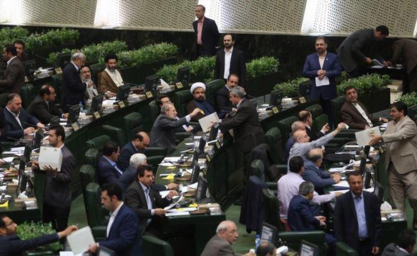 تصاویر : انتخاب هیات رئیسه مجلس دهم