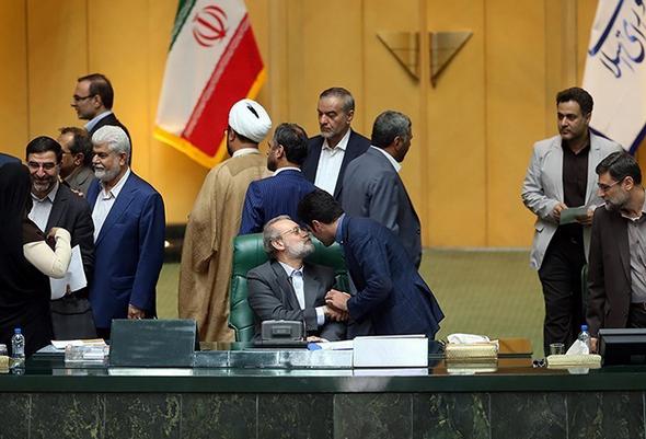تصاویر : انتخاب هیات رئیسه مجلس دهم