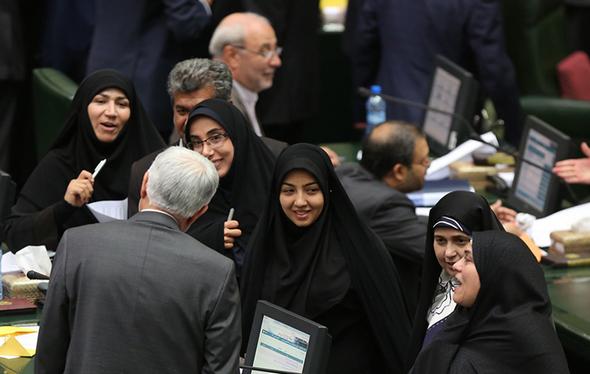 تصاویر : انتخاب هیات رئیسه مجلس دهم
