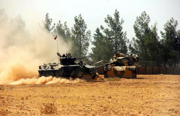 تصاویر : ورود تانک‌های ترکیه به خاک سوریه