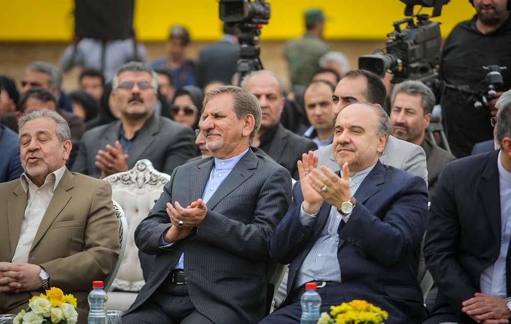 تصاویر : افتتاح ورزشگاه «نقش جهان» با حضور وزیر ورزش و جهانگیری