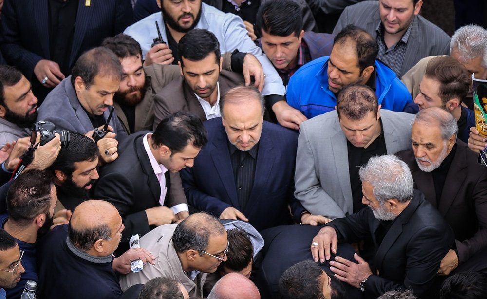 تصاویر : چهره‌ها در تشییع زنده یاد منصور پورحیدری