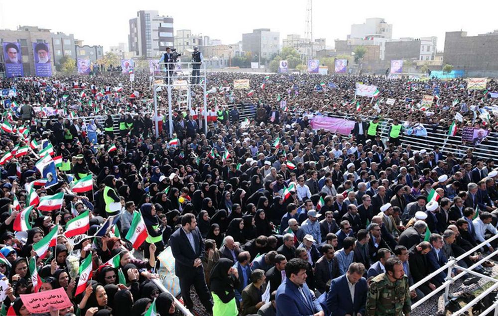تصاویر : استقبال از روحانی در اراک