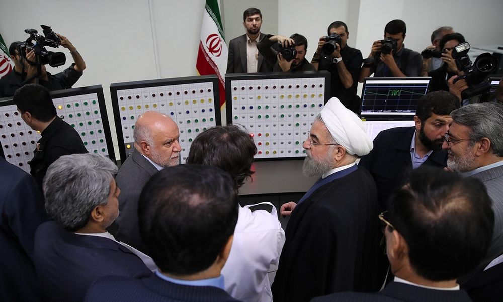 تصاویر : سفر روحانی به اهواز و افتتاح 3 پروژه بزرگ نفتی