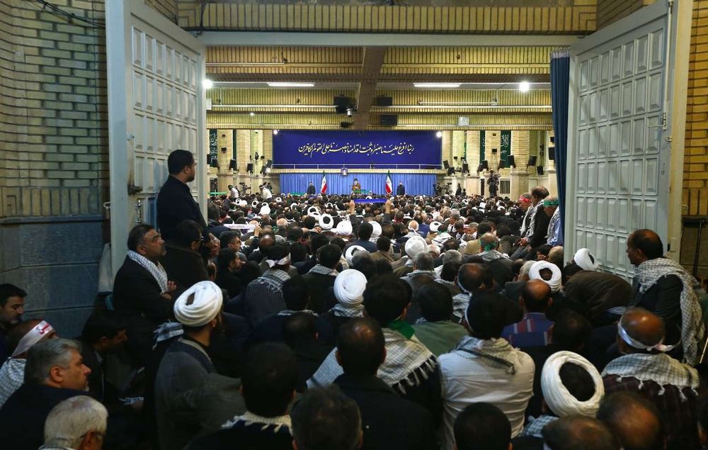 تصاویر : دیدار هزاران نفر از مردم اصفهان با رهبر معظم انقلاب