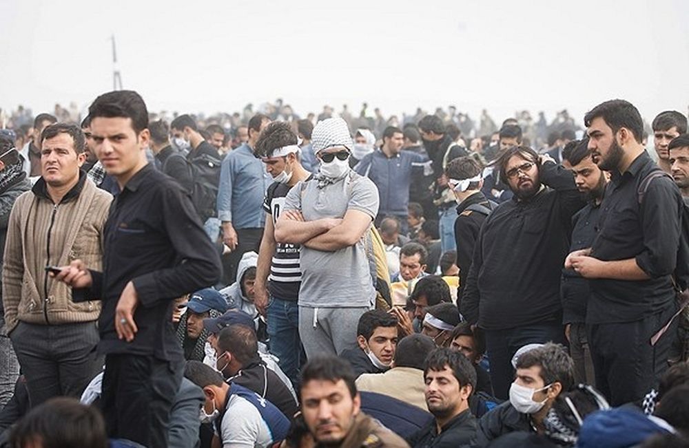 تصاویر : سرگردانی زائرین در مرز بسته شده مهران