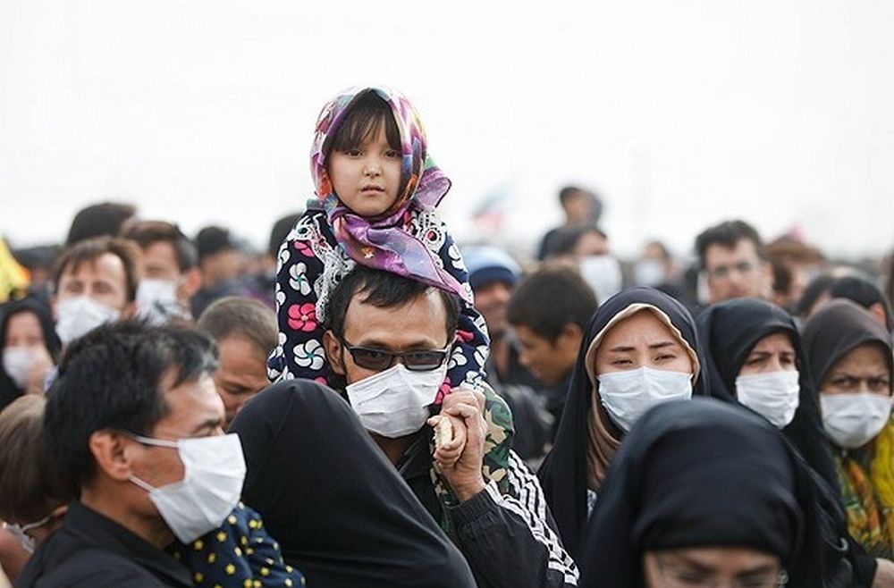تصاویر : سرگردانی زائرین در مرز بسته شده مهران