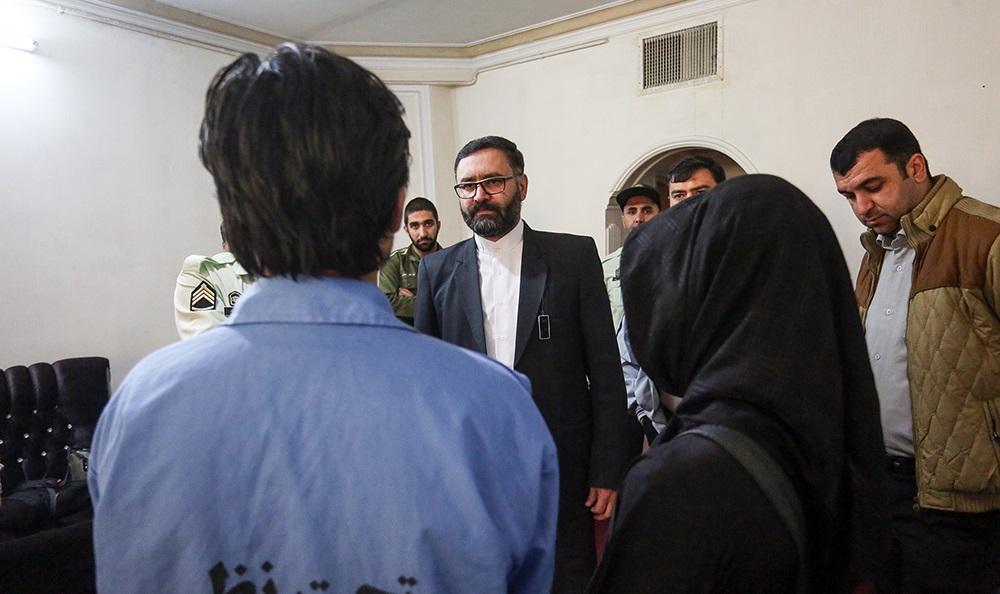 تصاویر : بازسازی صحنه قتل کودک توسط پدر و نامادری