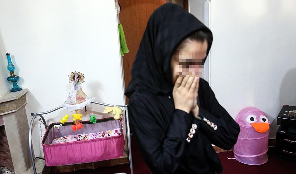 تصاویر : بازسازی صحنه قتل کودک توسط پدر و نامادری
