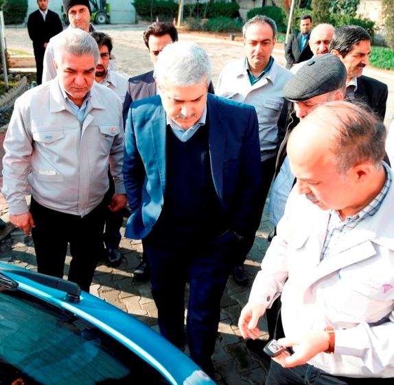 بازدید سورنا ستاری از مرکز تحقیقات و نوآوری سایپا/ خودروسازان مسیر جدیدی را انتخاب کرده اند