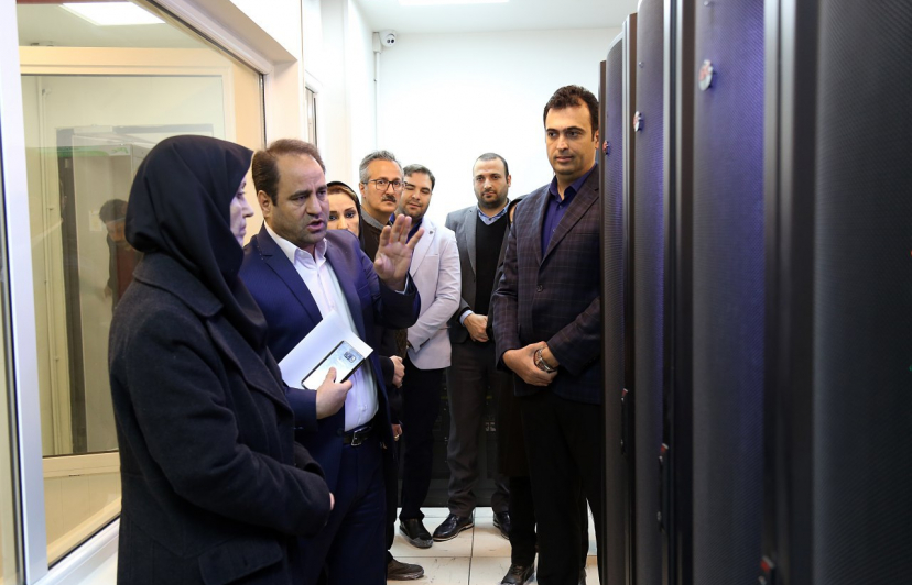 بازدید پیروزبخت از دیتا سنتر مرکز فناوری اطلاعات و ارتباطات بازدید پیروزبخت از دیتا سنتر مرکز فناوری اطلاعات و ارتباطات
