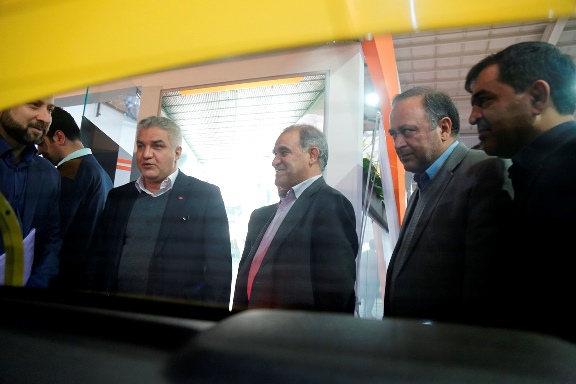 بازدید مدیرعامل گروه سایپا از نمایشگاه اصفهان
