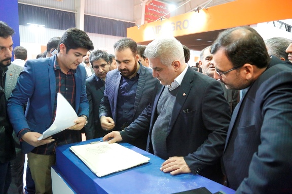 بازدید مدیرعامل گروه سایپا از نمایشگاه اصفهان