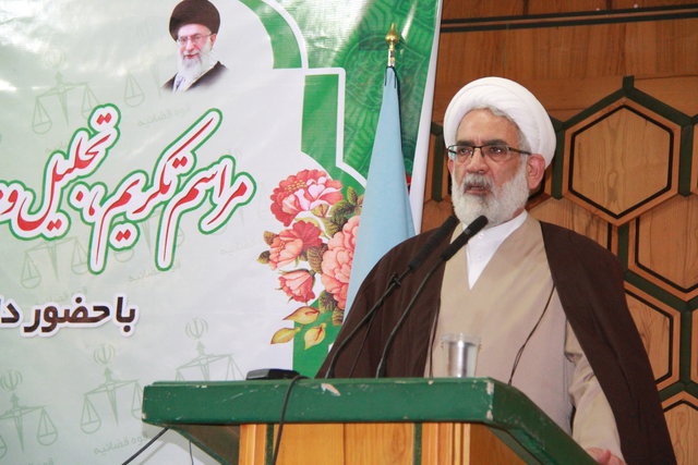 دادستان کل کشور: برای ضابطین خاص وزارت اطلاعات و اطلاعات سپاه و بسیجیان کارت صادر میکنیم دادستان کل کشور: برای ضابطین خاص وزارت اطلاعات و اطلاعات سپاه و بسیجیان کارت صادر میکنیم