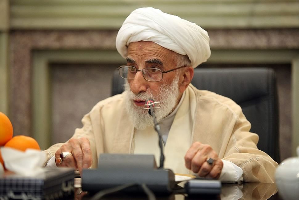 آیت&zwnj;الله جنتی: دشمن به دنبال ناکارآمد نشان دادن نظام اسلامی است