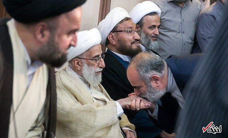 با «حسامالدین آشنا» بیشتر آشنا شوید با «حسامالدین آشنا» بیشتر آشنا شوید