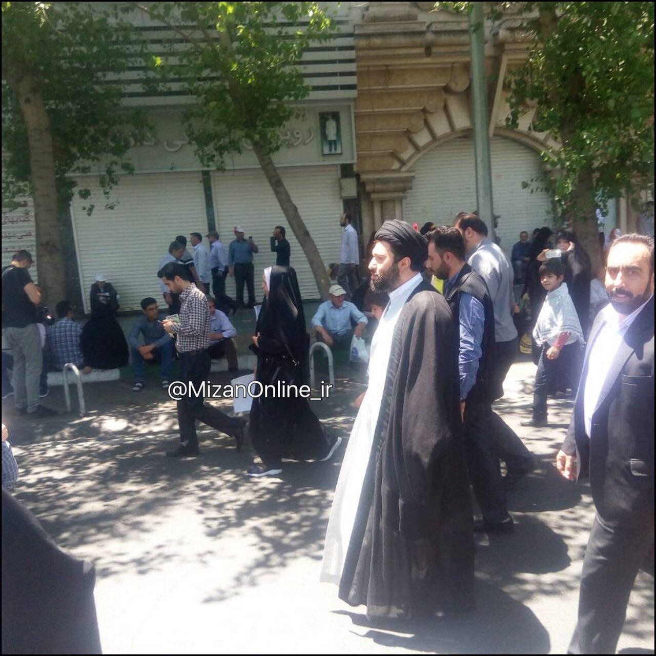 عکس/ فرزند رهبر انقلاب در راهپیمایی روز قدس
