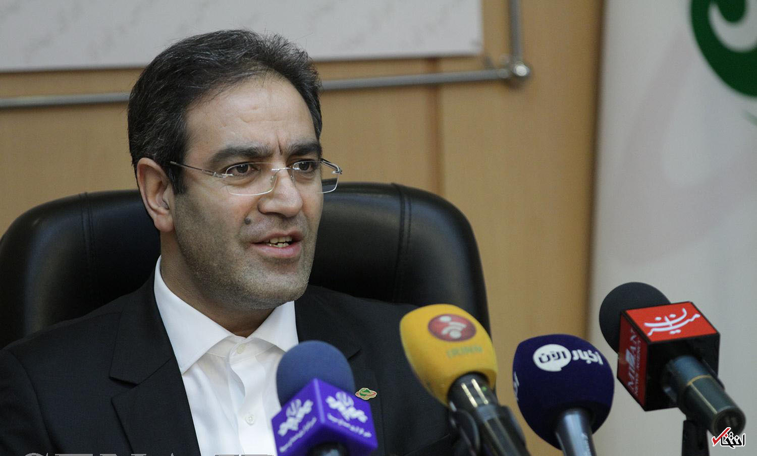 اخراج خبرنگار منتقد بازار بورس/ زیانی که سکوت رییس سازمان بورس میتواند به دولت و اقتصاد کشور وارد کند