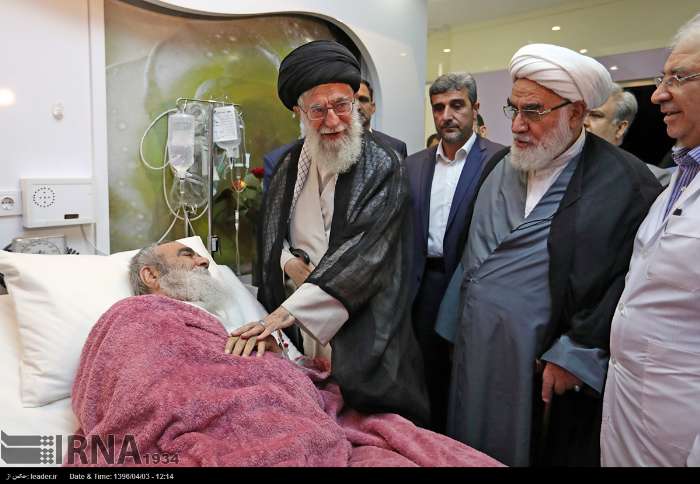 عیادت مقام معظم رهبری از آیت الله مظاهری