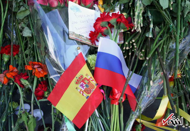 عکس/ ادای احترام وزیر خارجه روسیه به قربانیان حمله بارسلون
