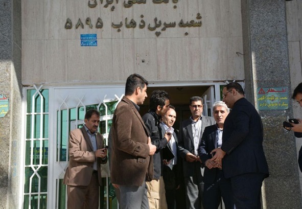 دیدار مدیرعامل بانک ملی با همکاران و مردم زلزله زده سرپل ذهاب +تصاویر