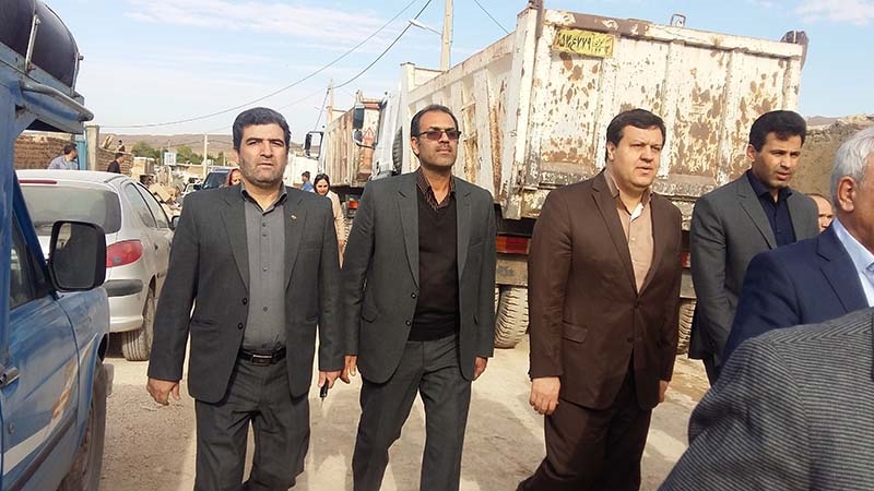 بازدید عضو هیات مدیره بانک رفاه از مناطق زلزله زده کرمانشاه