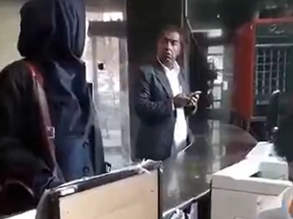 فراکسیون امید، تمام قد پشتِ نماینده سراوان / نماینده شاخص اصلاحطلب: دزدها و قاتلان را رها کرده اید و به موضوع نماینده سراوان می پردازید؟ / درازهی را بیچاره کردهاید / این موضوعات تحمیق خبری است فراکسیون امید، تمام قد پشتِ نماینده سراوان / نماینده شاخص اصلاحطلب: دزدها و قاتلان را رها کرده اید و به موضوع نماینده سراوان می پردازید؟ / درازهی را بیچاره کردهاید / این موضوعات تحمیق خبری است