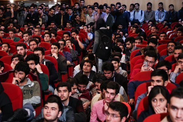 34 تشکل دانشجویی وزیر اطلاعات را به مناظره دعوت کردند