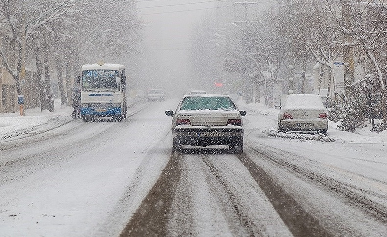 برف و باران در جادههای غربی و شمال غربی کشور برف و باران در جادههای غربی و شمال غربی کشور