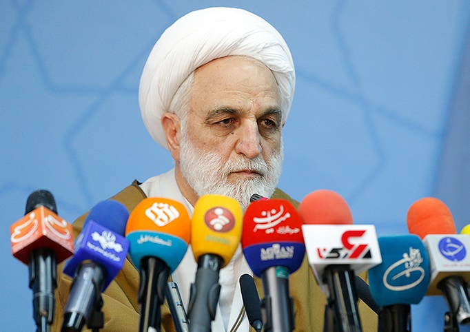 بابک زنجانی صادق نیست/ مشکل او این است که بخشی از اموال او در خارج است که به نام خودش نیست و باید در محاکم قضایی پیگیری شود/ باید آخرین فرصت پرداخت بدهی&zwnj;های زنجانی تعیین شود/ همراهان او میگفتند کسانی هستند که پول&zwnj;ها را بپردازند، اما اتفاقی نمی&zwnj;افتاد/ فاز جدیدی در پرونده 