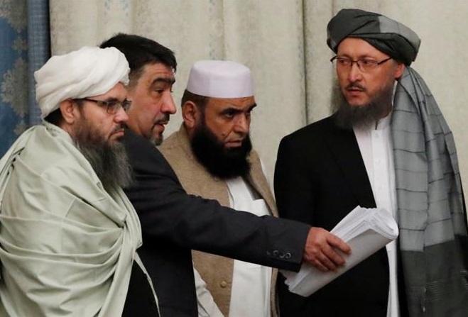 علت اصلی علنی شدن مذاکرات ایران و طالبان، حذف تهران از مذاکرات نماینده آمریکا با طالبان بود / پیام این موضوع آن بود که دیگر طرف ها نمی توانند بدون ایران راه حلی را پیش ببرند / ایران، چین و روسیه معتقدند می توان از طالبان علیه پیشروی داعش استفاده کرد / هدف مذاکرات زلمای خلیل زاد تاسیس یک «امارت اسلامی» توسط طالبان در شرق و جنوب افغانستان است علت اصلی علنی شدن مذاکرات ایران و طالبان، حذف تهران از مذاکرات نماینده آمریکا با طالبان بود / پیام این موضوع آن بود که دیگر طرف ها نمی توانند بدون ایران راه حلی را پیش ببرند / ایران، چین و روسیه معتقدند می توان از طالبان علیه پیشروی داعش استفاده کرد / هدف مذاکرات زلمای خلیل زاد تاسیس یک «امارت اسلامی» توسط طالبان در شرق و جنوب افغانستان است