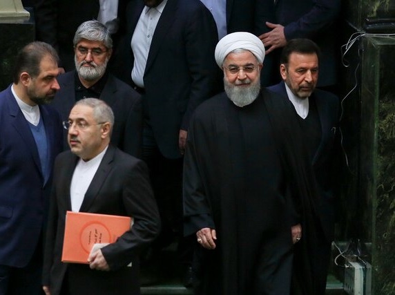 روحانی در مجلس: بودجه سال آینده، ۱۴۲ هزار میلیارد تومان است / حقوقها ۲۰ درصد افزایش مییابد / در بودجه خیلی حرکتهای مخفی داریم که باید آشکار شود / در مقطعی در ابتدای سال ۹۷ ذخیره اسکناس ارزی ما تقریبا صفر بود / بعد از ۱۳ آبان، با ثبات مالی و ارزی شرایط کشور آرامتر شد / تا کی باید بودجه صندوقها از بودجه سالانه پرداخت شود؟ / این همه بنگاه اقتصادی به عنوان شستا چقدر سودآوری دارد؟ / چرا برخی وزارتخانهها چندین دانشگاه و پژوهشگاه دارند؟ مگر ما باید یک آموزش عالی بیشتر داشته باشیم؟ / دولت خدمات گران به مردم میدهد روحانی در مجلس: بودجه سال آینده، ۱۴۲ هزار میلیارد تومان است / حقوقها ۲۰ درصد افزایش مییابد / در بودجه خیلی حرکتهای مخفی داریم که باید آشکار شود / در مقطعی در ابتدای سال ۹۷ ذخیره اسکناس ارزی ما تقریبا صفر بود / بعد از ۱۳ آبان، با ثبات مالی و ارزی شرایط کشور آرامتر شد / تا کی باید بودجه صندوقها از بودجه سالانه پرداخت شود؟ / این همه بنگاه اقتصادی به عنوان شستا چقدر سودآوری دارد؟ / چرا برخی وزارتخانهها چندین دانشگاه و پژوهشگاه دارند؟ مگر ما باید یک آموزش عالی بیشتر داشته باشیم؟ / دولت خدمات گران به مردم میدهد