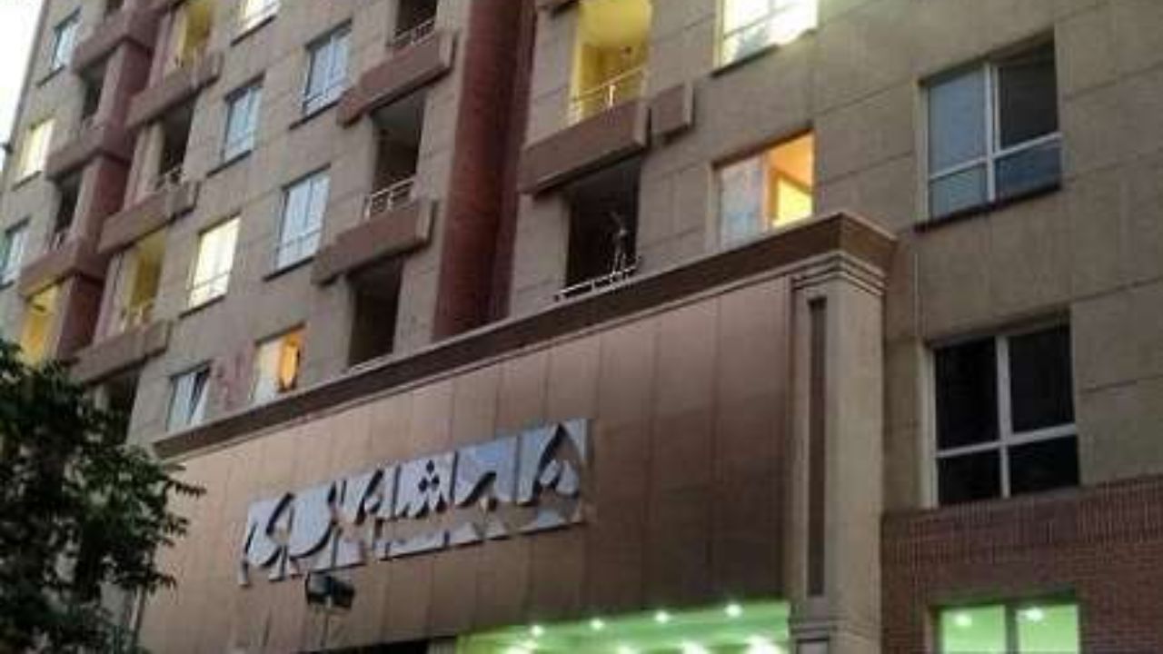 پاسخ عضو سابق هیات مدیره همشهری به گزارش تحقیق و تفحص شورای شهر: خاک پاشیدن به اقدامات مثبت گذشته، ضعف های دوره فعلی را حل نمیکند / در دوره فعلی همشهری، باید با ذره بین، در تحریریه سلیقه متفاوت پیدا کنید / همشهری را از این وضعیت بلاتکلیفی و سوءمدیریت فعلی نجاتش دهید / در دوره گذشته هرگز فشارهای اقتصادی به کارکنان تحمیل نمی شد و سود دوماهه مجمع به تاخیر نمی افتاد پاسخ عضو سابق هیات مدیره همشهری به گزارش تحقیق و تفحص شورای شهر: خاک پاشیدن به اقدامات مثبت گذشته، ضعف های دوره فعلی را حل نمیکند / در دوره فعلی همشهری، باید با ذره بین، در تحریریه سلیقه متفاوت پیدا کنید / همشهری را از این وضعیت بلاتکلیفی و سوءمدیریت فعلی نجاتش دهید / در دوره گذشته هرگز فشارهای اقتصادی به کارکنان تحمیل نمی شد و سود دوماهه مجمع به تاخیر نمی افتاد