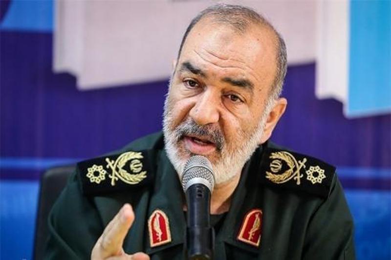 جانشین فرمانده سپاه: اسرائیل تلاش می&zwnj;کند با حمله به چند انبار مهمات، موازنه استراتژیک را به هم بزند / هشدار می&zwnj;دهیم که تهاجم محدود به جنگ محدود ختم نمی&zwnj;شود / به اندازه یک عملیات بیت&zwnj;المقدس ما هم نیستند؛ مطمئن باشد محو خواهد شد