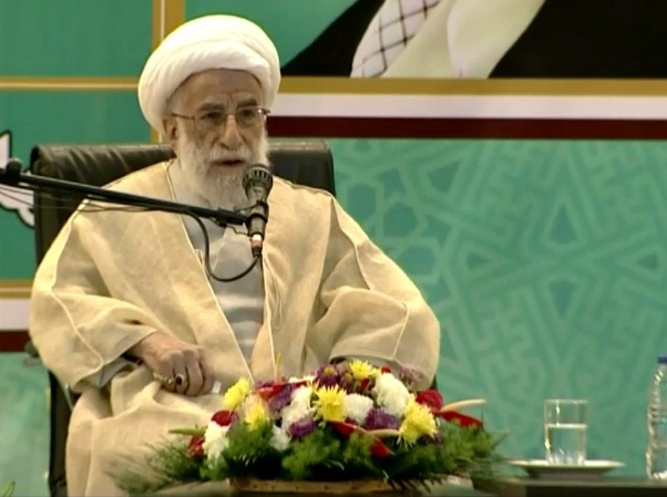 آیت الله جنتی: برخی مقامات ما باورشان شده که نمیتوانیم کشور را اداره کنیم مگر با کمک آمریکا؛ ای لعنت بر این فکرهای غلط / آفرین بر آنها که گفتند «میمیریم ذلت نمیپذیریم» آیت الله جنتی: برخی مقامات ما باورشان شده که نمیتوانیم کشور را اداره کنیم مگر با کمک آمریکا؛ ای لعنت بر این فکرهای غلط / آفرین بر آنها که گفتند «میمیریم ذلت نمیپذیریم»
