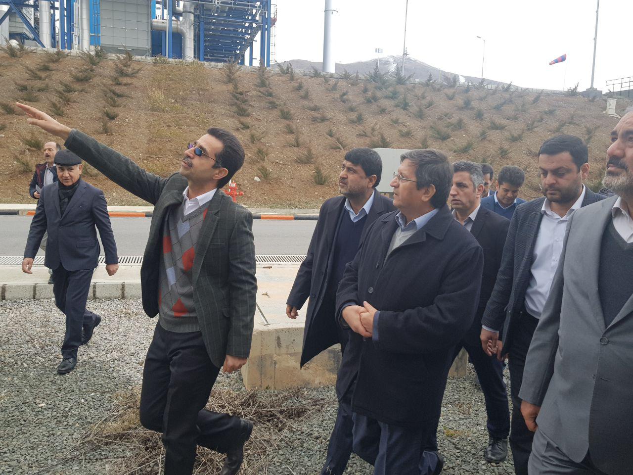 رئیس کل بانک مرکزی: پتروشیمی کردستان با تامین مالی و فاینانس سیستم بانکی کشور راه افتاده / سیستم بانکی در این نوع طرح ها فعال تر برخورد کند تا شاهد اشتغال و تولید بیشتر باشیم