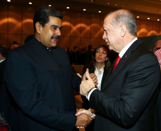اردوغان با مادورو تماس گرفت: برادرم مادورو! ایستادگی کن؛ ما در کنار تو ایستاده&zwnj;ایم