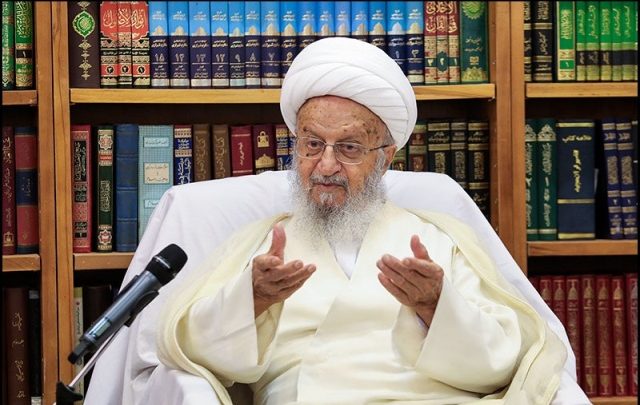 آیتالله مکارم: میگویند حوزه در این سالها چه کرده؟ آمار ۱۷ هزار کتاب حوزه، پاسخ دندانشکنی به منفی بافان است / در زمان آیتالله بروجردی، در سال چند ده کتاب نوشته میشد؛ ولی امسال در حوزه ما هزار کتاب نوشته شده آیتالله مکارم: میگویند حوزه در این سالها چه کرده؟ آمار ۱۷ هزار کتاب حوزه، پاسخ دندانشکنی به منفی بافان است / در زمان آیتالله بروجردی، در سال چند ده کتاب نوشته میشد؛ ولی امسال در حوزه ما هزار کتاب نوشته شده