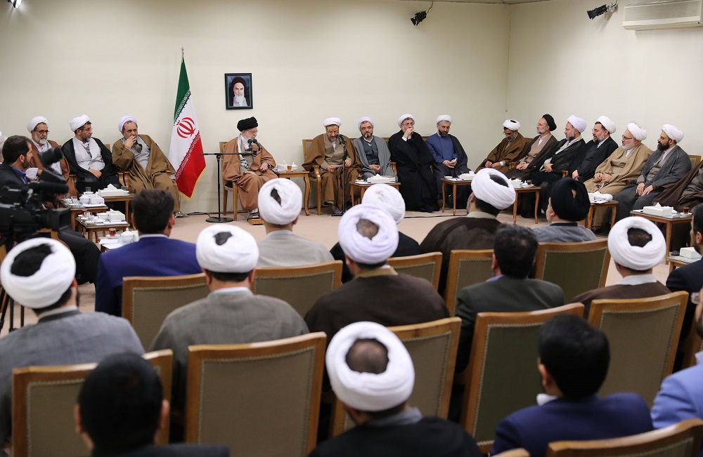رهبر معظم انقلاب: دستگاههای مختلفی در فضای مجازی حضور دارند اما حضور در این فضا باید یک حضور جریانساز باشد رهبر معظم انقلاب: دستگاههای مختلفی در فضای مجازی حضور دارند اما حضور در این فضا باید یک حضور جریانساز باشد