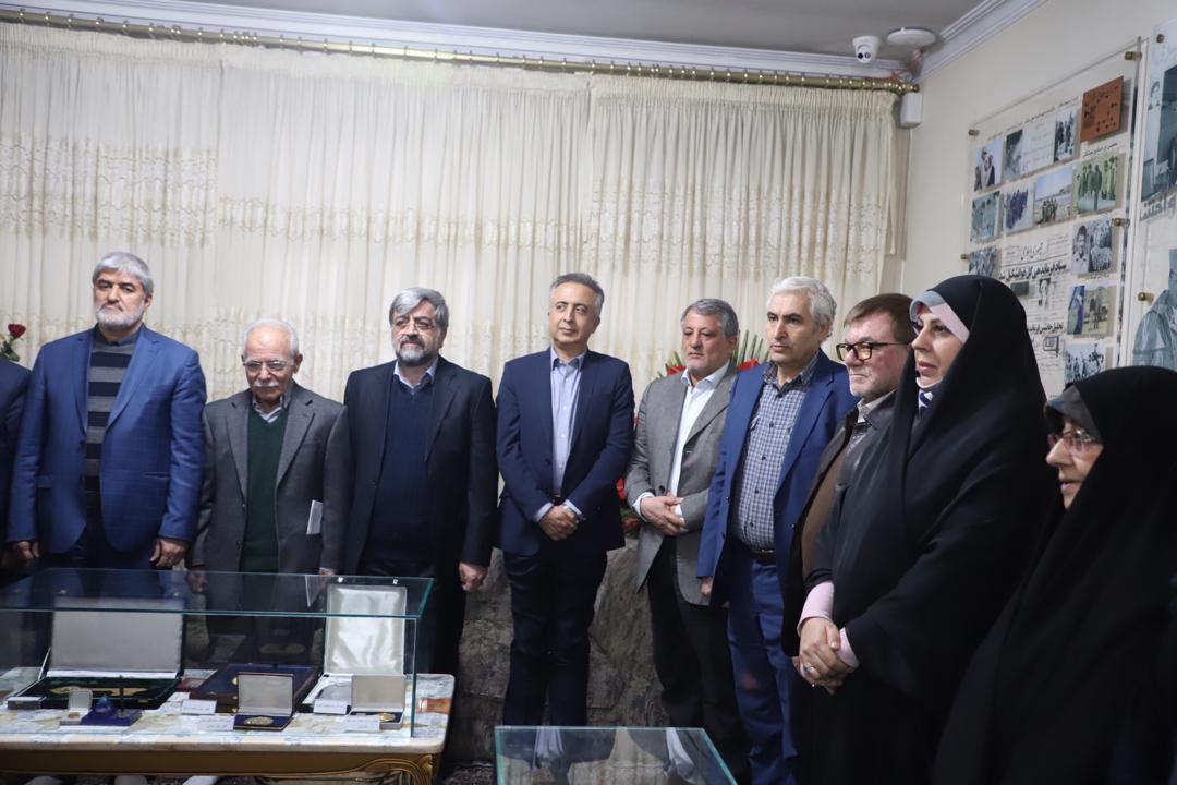محسن هاشمی: ترور سپهبد قرنی ، شهید مطهری و آیت الله هاشمی توسط گروهک فرقان، شورای انقلاب را هدف قرار داده بود محسن هاشمی: ترور سپهبد قرنی ، شهید مطهری و آیت الله هاشمی توسط گروهک فرقان، شورای انقلاب را هدف قرار داده بود
