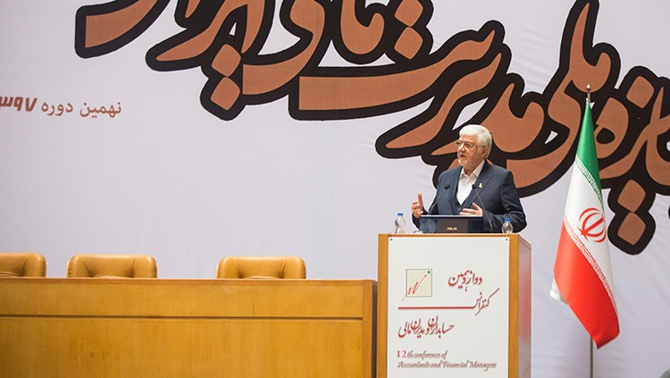 «بدون انتقال ارز» نوعی ابزار برای پولشویی است / تجهیزات پزشکی در همین چارچوب با دلار ۳۳ هزار تومانی وارد شده؛ آیا این قابل انجام است؟ / مشکلات «نیما» روز به روز کمتر میشود؛ شما که حاضر نیستید با نیما کار کنید، یک جایگزین پیشنهاد دهید / در دوره مدیریت قبلی بانک مرکزی هرچه در وزارت صمت مهر ارز مبادلهای میخورد، تبدیل به «بدون انتقال ارز» میشد؛ اکنون عزیز فرهیختهای در بانکمرکزی که اقتصاد خوانده، میداند چه میخواهد «بدون انتقال ارز» نوعی ابزار برای پولشویی است / تجهیزات پزشکی در همین چارچوب با دلار ۳۳ هزار تومانی وارد شده؛ آیا این قابل انجام است؟ / مشکلات «نیما» روز به روز کمتر میشود؛ شما که حاضر نیستید با نیما کار کنید، یک جایگزین پیشنهاد دهید / در دوره مدیریت قبلی بانک مرکزی هرچه در وزارت صمت مهر ارز مبادلهای میخورد، تبدیل به «بدون انتقال ارز» میشد؛ اکنون عزیز فرهیختهای در بانکمرکزی که اقتصاد خوانده، میداند چه میخواهد