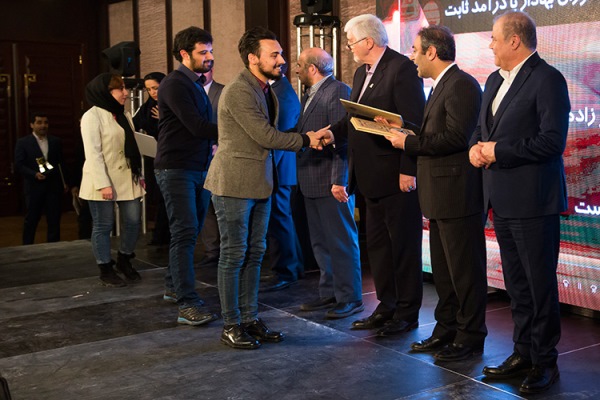 مدیرعامل بانک پاسارگاد:گاهی ناامیدی باعث جدی نگرفتن بازار سرمایه می شود/ توسعه معاملات الگوریتمی می تواند کسب و کارهای جدیدی را در کشور ایجاد کند مدیرعامل بانک پاسارگاد:گاهی ناامیدی باعث جدی نگرفتن بازار سرمایه می شود/ توسعه معاملات الگوریتمی می تواند کسب و کارهای جدیدی را در کشور ایجاد کند