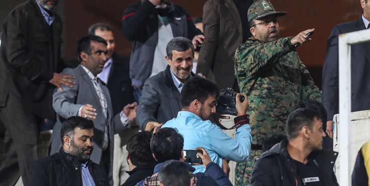 احمدی نژاد نتیجه بازی استقلال را تحلیل کرد: تاثیر روانی بازی گذشته و خستگی موجب از دست رفتن 3 امتیاز شد
