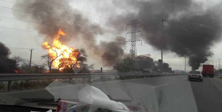 آتش&zwnj;سوزی در خط لوله گاز در آزادراه اهواز به ماهشهر / آتش&zwnj;نشانی: ۲ نفر جان باختند / از تعداد مصدومان آماری در دست نیست / احتمال افزایش قربانیان وجود دارد