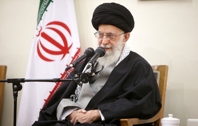 رهبر معظم انقلاب: وقتی فلان کنوانسیون در کشور مورد بحث است یکدیگر را به همراهی با دشمن متهم نکنید / مرزبندی با دشمن بسیار لازم است اما افراد در داخل به بهانه اختلافنظر دشمنی نکنند رهبر معظم انقلاب: وقتی فلان کنوانسیون در کشور مورد بحث است یکدیگر را به همراهی با دشمن متهم نکنید / مرزبندی با دشمن بسیار لازم است اما افراد در داخل به بهانه اختلافنظر دشمنی نکنند