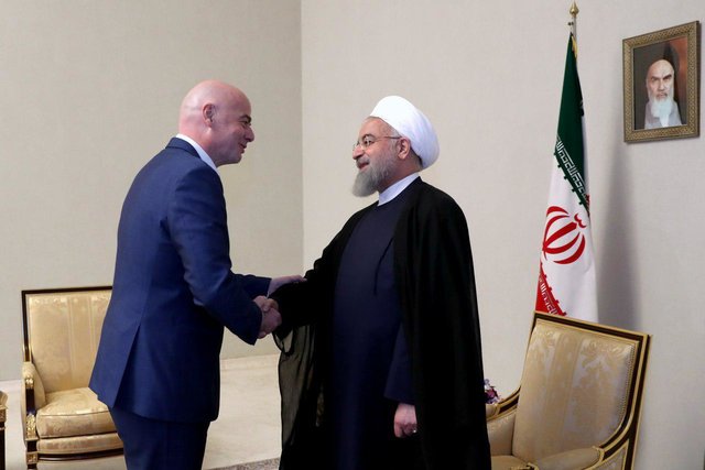دعوت رییس فیفا از روحانی برای حضور در افتتاحیه جام جهانی و سه بازی ایران
